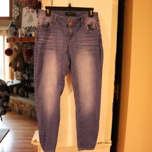 Celebrity Gold Petite Size 10P